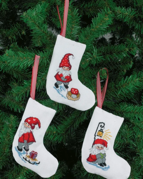 Broderikit Nisse under lygte 12 x 14 cm