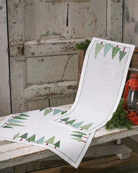 Broderikit Juletræer på række 56 x 56 cm