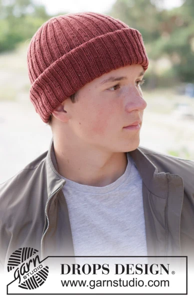 260-23 Berry Blaze Hat by DROPS Design