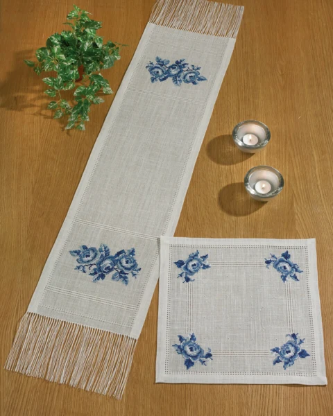 Broderikit Blå roser 27 x 126 cm
