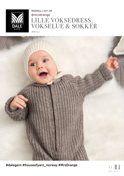 DG357-09 LILLE VOKSEDRESS, VOKSELUE & SOKKER