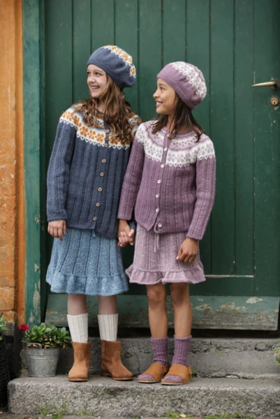 DSA69-05 Nanna Kardigan, Skjørt & Baskerlue Syrin