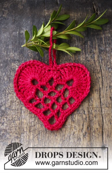 104-46 Mormors Julehjerte by DROPS Design