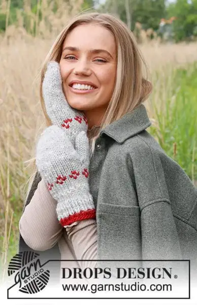 234-59 Christmas Sparkle Mittens by DROPS Design