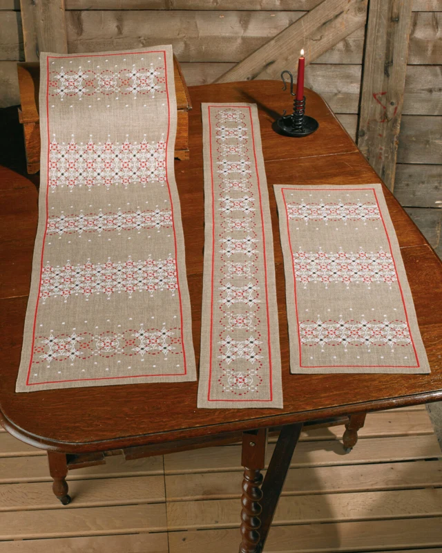 Broderikit Borter på hør 28 x 77 cm