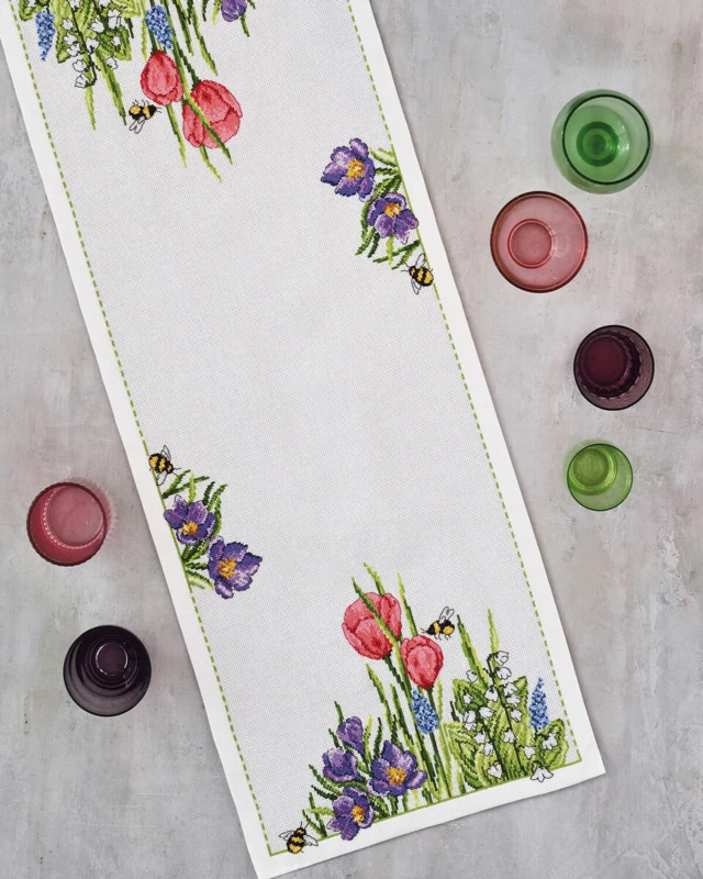 Broderikit Springtime 34 x 86 cm