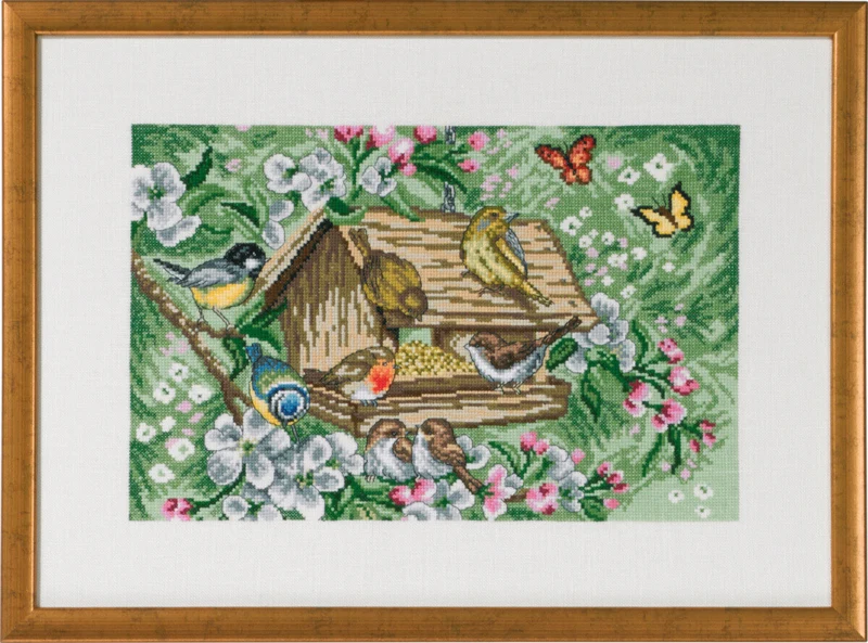 Broderikit Fuglehuset i haven R5350 47 x 34 cm