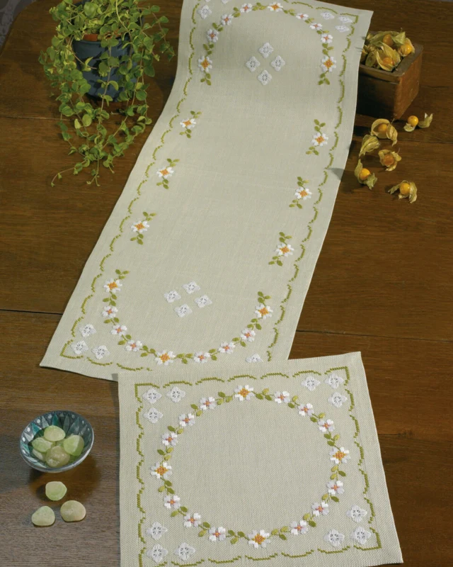 Broderikit Hvide blomster 36 x 93 cm