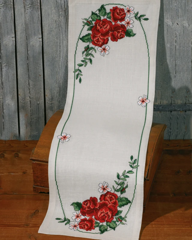 Broderikit Røde roser 35 x 111 cm