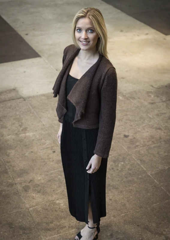 1481 – Kort jakke med snipper på forstykke