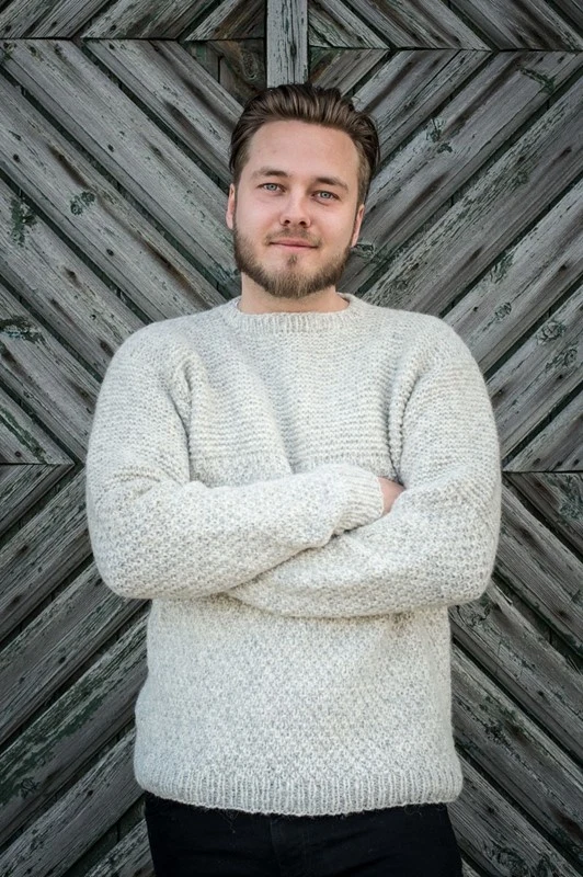 Herresweater i dobbelt perlestrik
