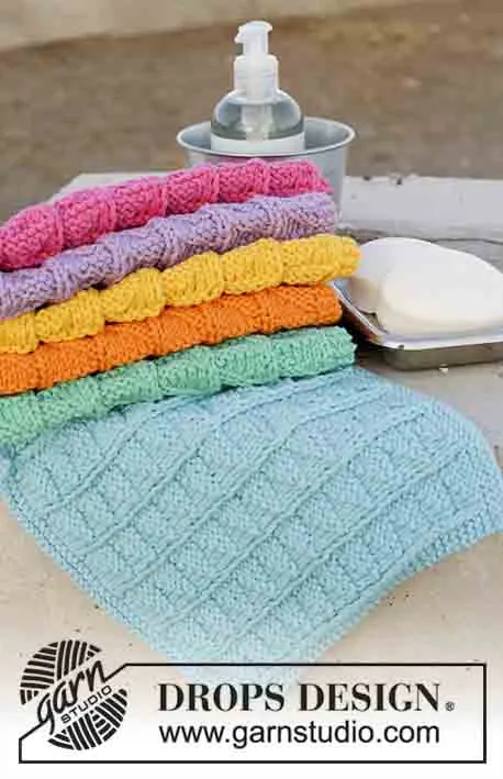 189-12 Rainbow Waffles by DROPS Design