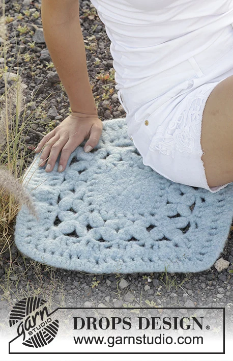 0-1237 Have a Seat by DROPS Design