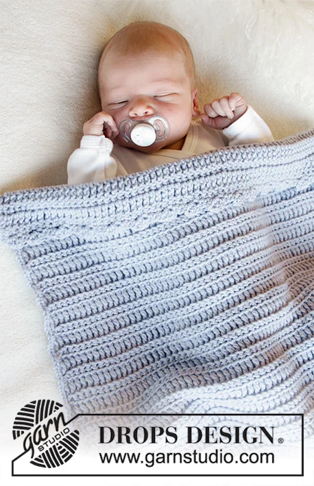 33-37 First Year by DROPS Design