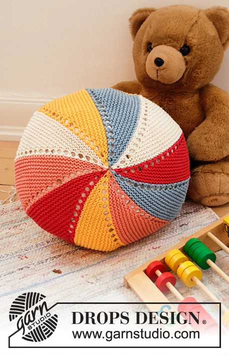 35-4 Colour Wheel Pillow by DROPS Design