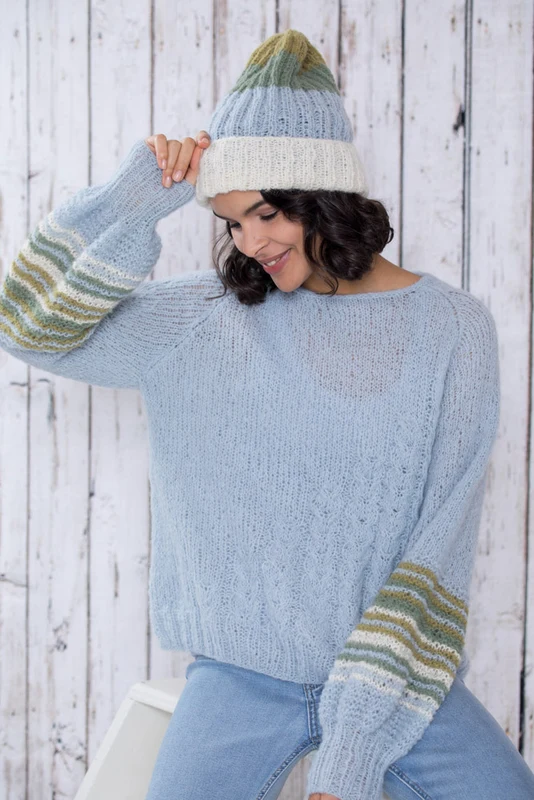 DSA75-07 FIONA KORT GENSER & LUE LYS BLÅ