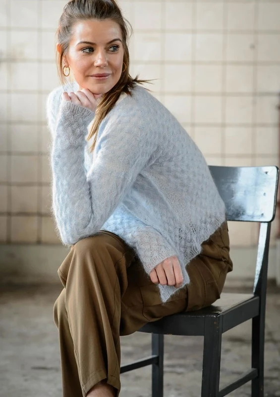 1776 Kort cardigan i fletmønster