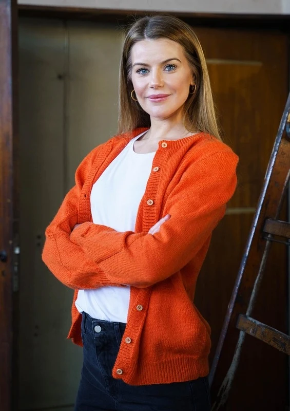 1796 Cardigan med hulrækker på ærmerne