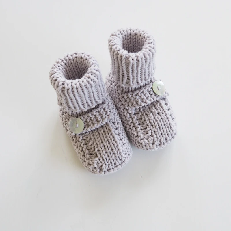 DG18-04 Babysokkesko