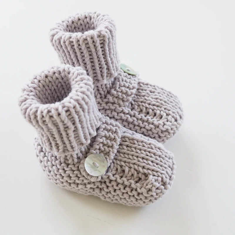 DG18-04 Babysokkesko