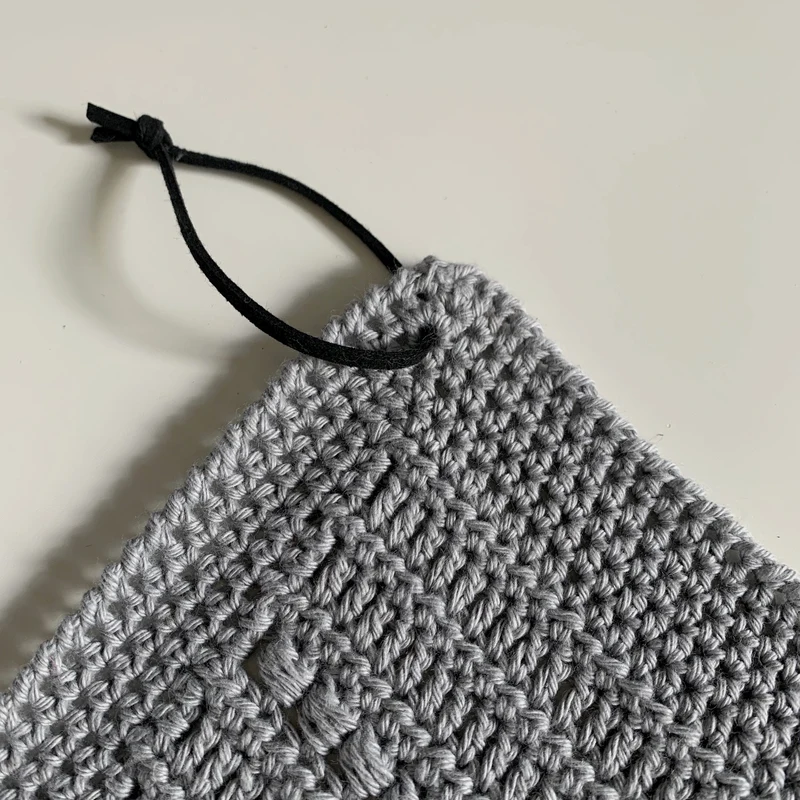 Hæklet håndklæde med perlemasker