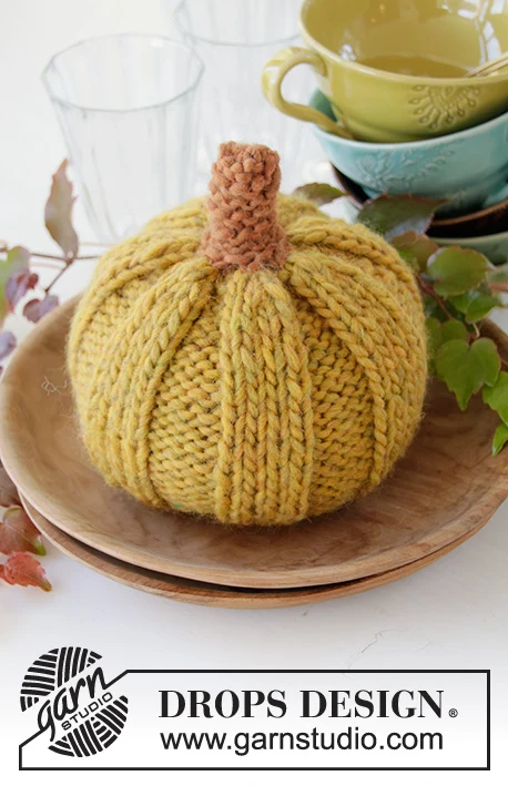 0-1501 Cinderella's Pumpkins by DROPS Design