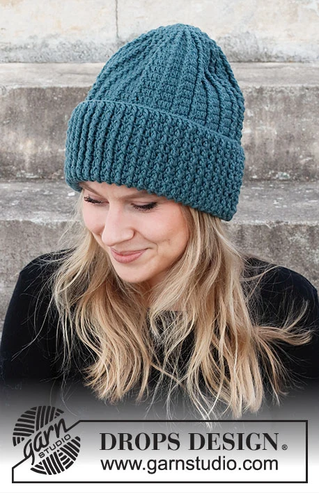 214-38 Deep December Fjords By DROPS Design