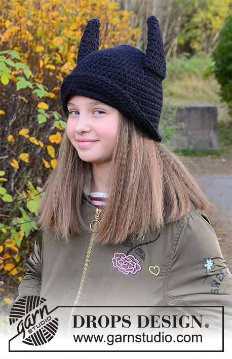 37-25 Bat Hat by DROPS Design