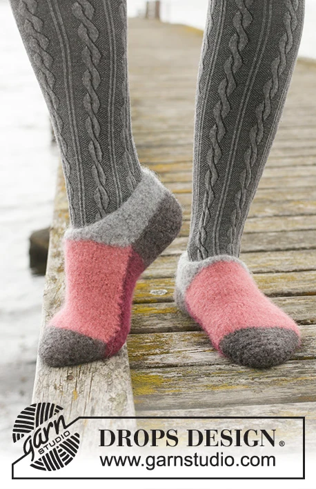 203-23 Sorbet Slippers by DROPS Design