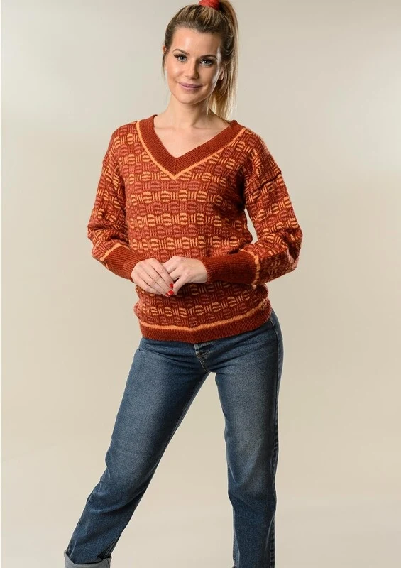 1831 Sweater med tern i vævestrik