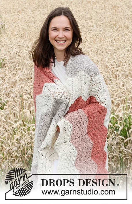 220-30 Carnival Cuddles by DROPS Design