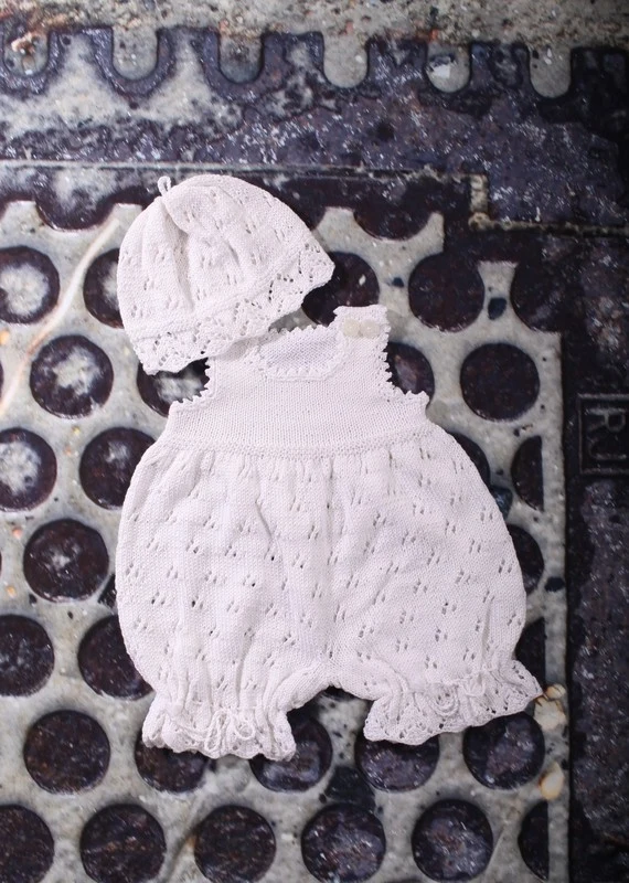 124-7 Babydragt med Hue