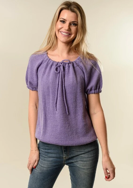 1840 Bluse med rynkebånd i halslinien