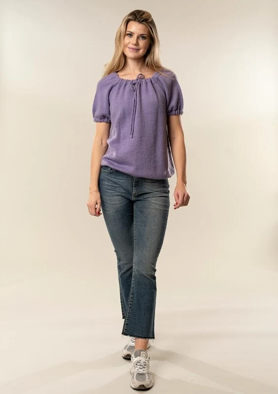 1840 Bluse med rynkebånd i halslinien