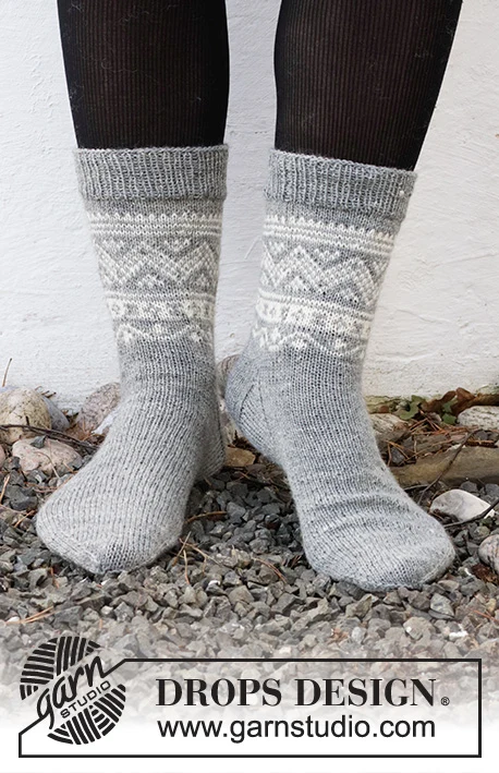 214-53 Highland Hikers by DROPS Design