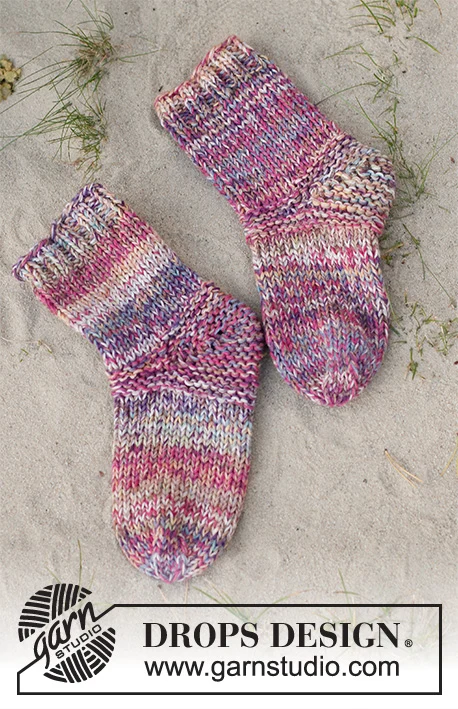 223-40 Leaf Leapers by DROPS Design