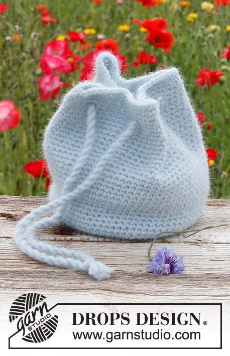 225-43 Treasure Pouch by DROPS Design