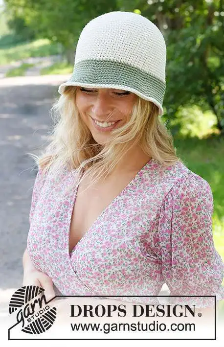229-32 Little Paris Hat by DROPS Design