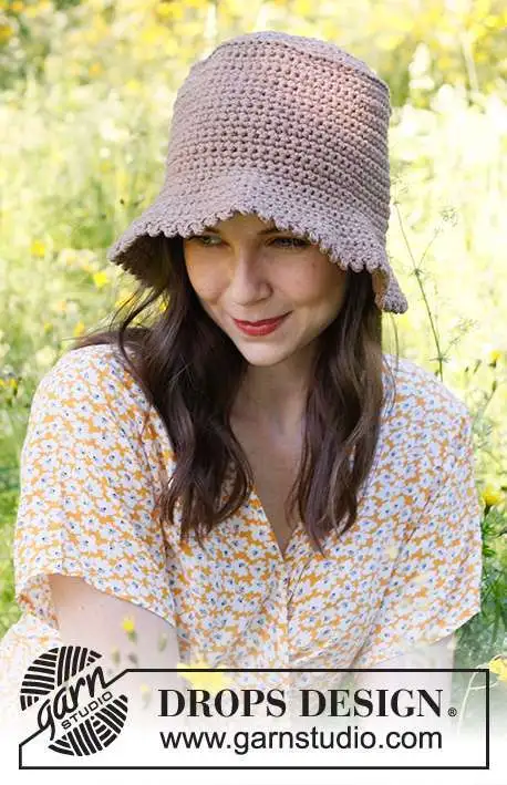 229-30 Elven Queen Hat by DROPS Design