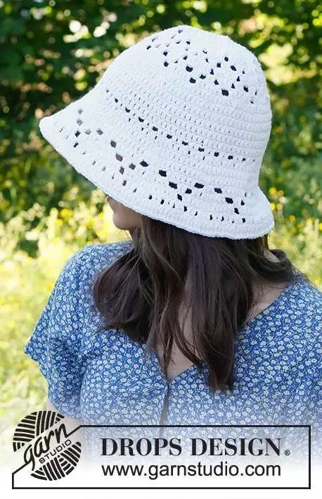 229-31 Breezy Belle Hat by DROPS Design