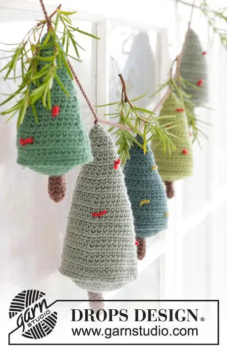 0-1578 Christmas Woods Garland by DROPS Design