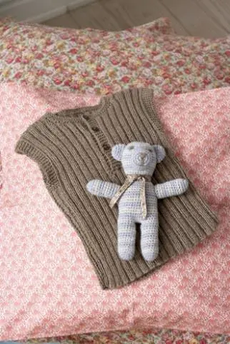 Ribvest, sokker og bamse (0 mdr. - 3 år)