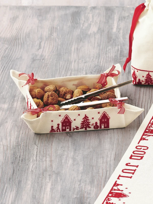 Permin Julebroderi - Kurv med huse 19x19cm
