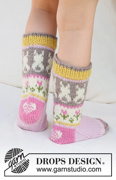 41-35 Dancing Bunny Socks by DROPS Design