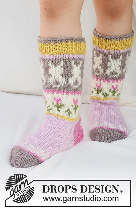 41-35 Dancing Bunny Socks by DROPS Design