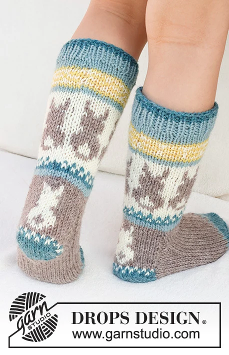 41-34 Dancing Bunny Socks by DROPS Design