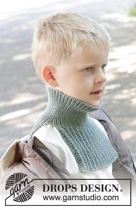 47-23 Trailhead Neck Warmer by DROPS Design