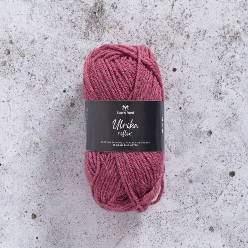 Svarta Fåret Ulrika Reflex 549 Kristtorn bær pink