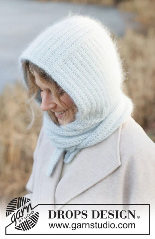 253-61 Winter Hug Hood by DROPS Design