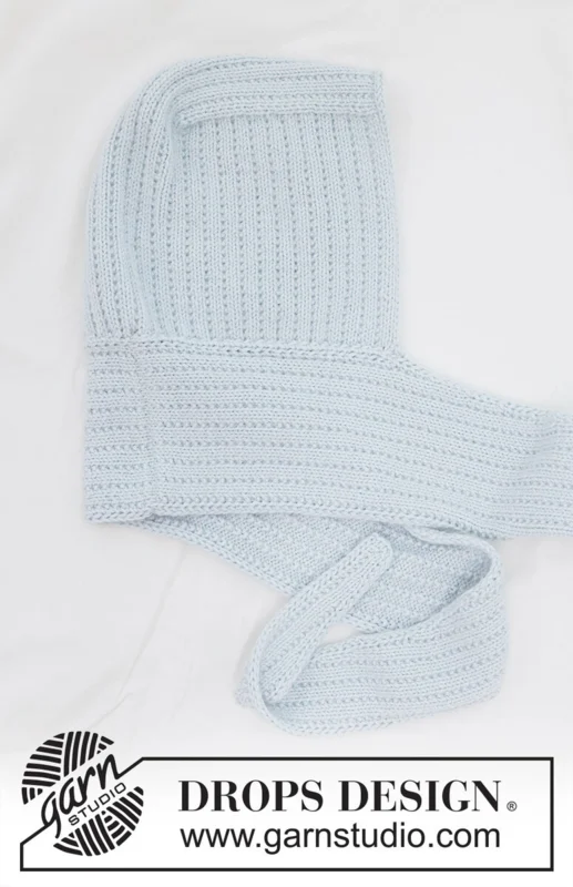 253-61 Winter Hug Hood by DROPS Design